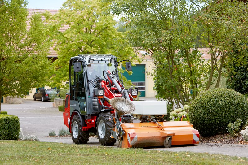 mhux wm image 1380 kabine kehrmaschine p3a9619 action