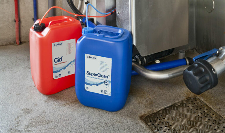 Алкален почистващ препарат DeLaval SuperClean™