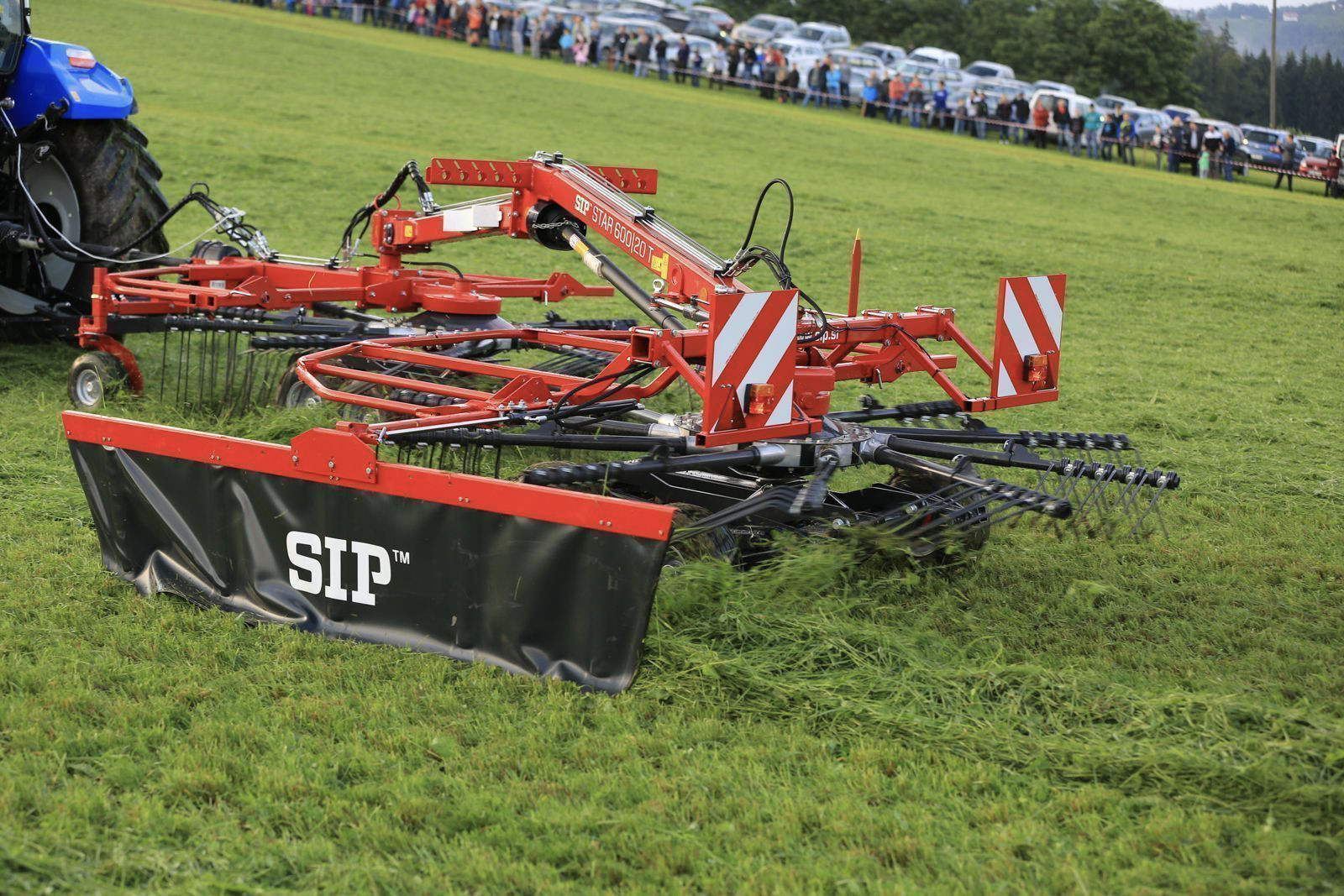 Двуроторни странични сеносъбирачи STAR